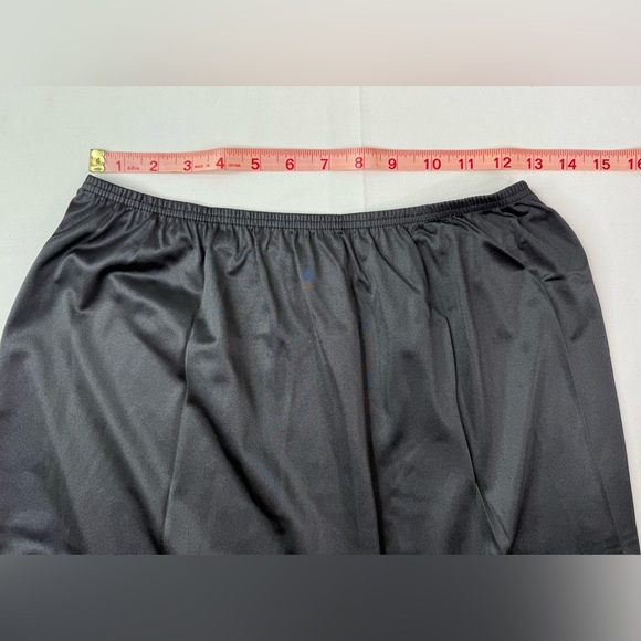 Vanity Fair Black Lace Trim Half Slip Size Medium - Picture 5 of 6